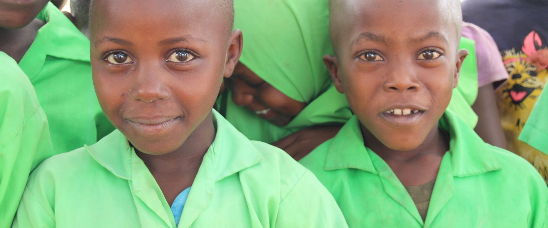 Kinderen in schooluniform