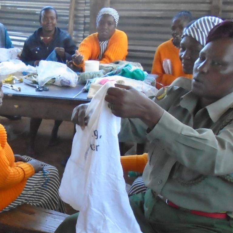 Gedetineerde vrouwen in vrouwengevangenis in Kenia