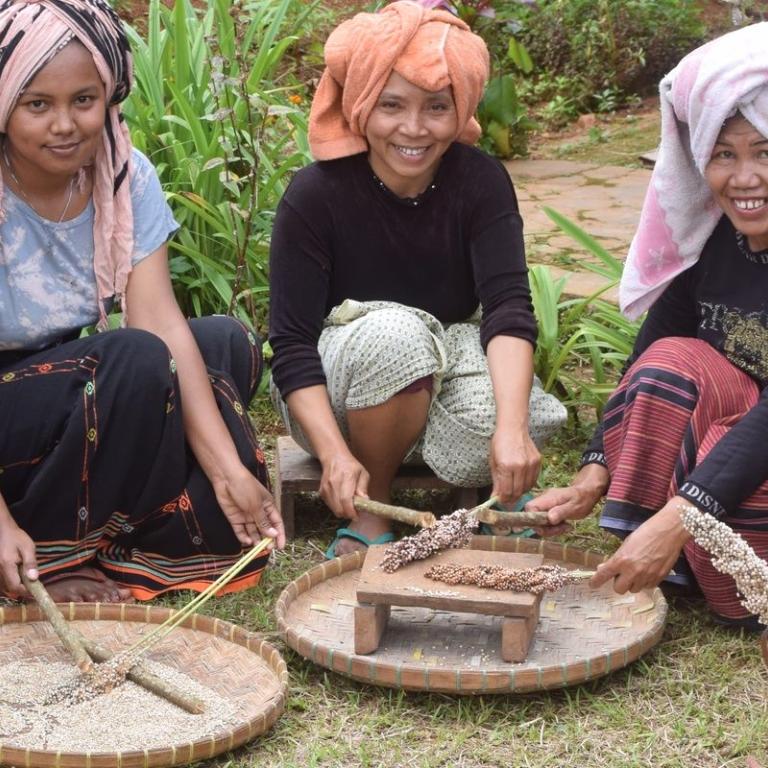 Malen van sorghum in Indonesie
