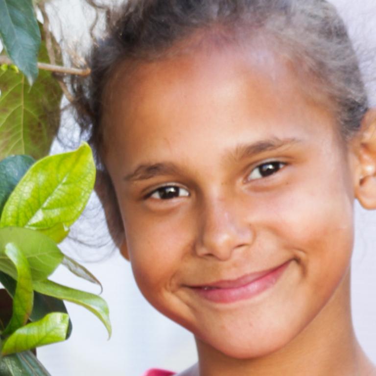 meisje met boom