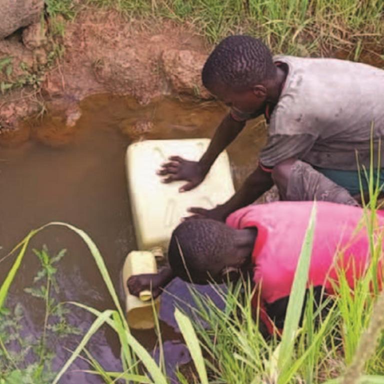 Kinderen halen water