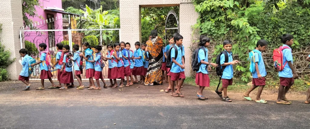 Kinderen bij school India
