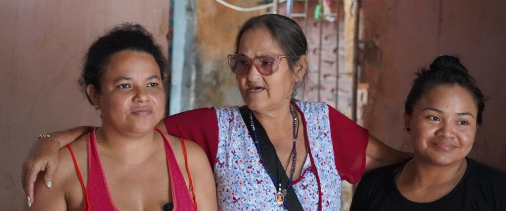 Pincha op bezoek in vrouwengevangenis