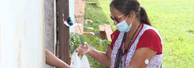 Pincha bezoekt gevangenis